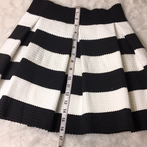 Textured Striped Skater Skirt - Picture 7 of 8